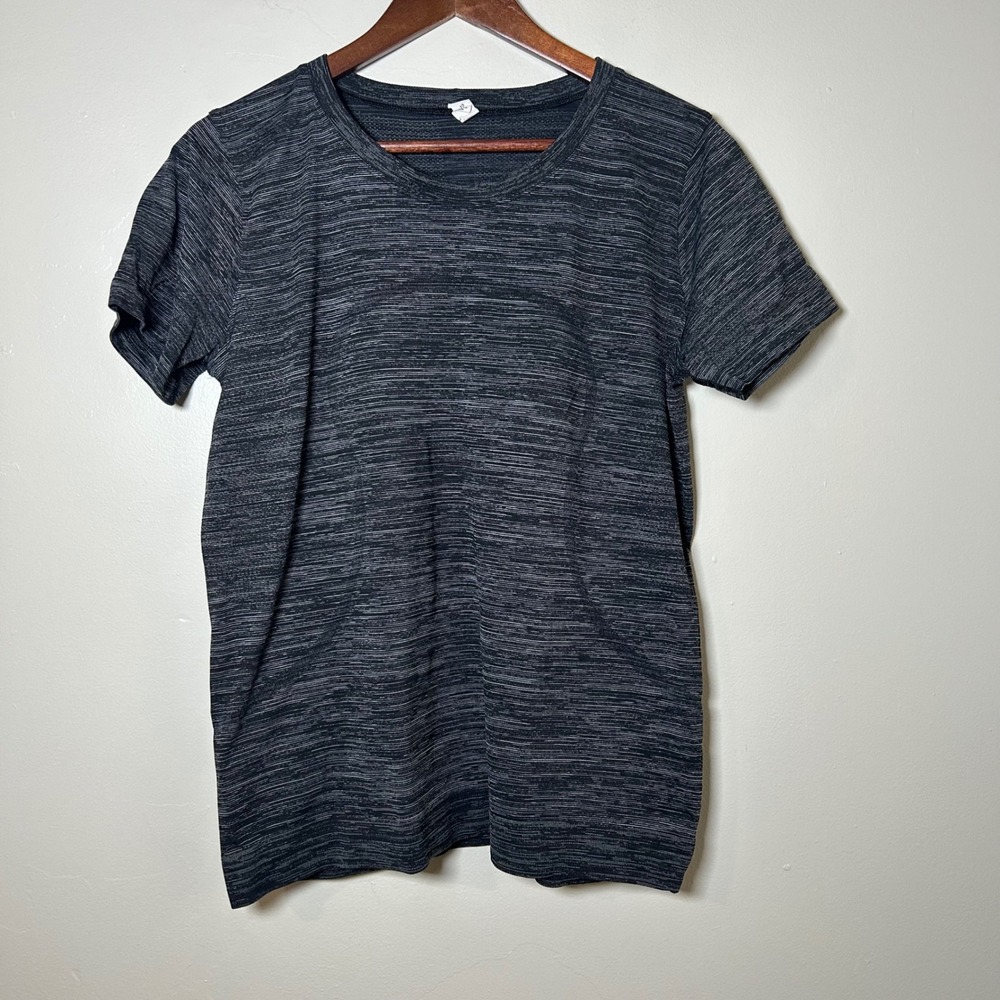 EUC Lululemon Swiftly Tech Short Sleeve 2.0 Size 10 Black Space Dye Athletic Tee